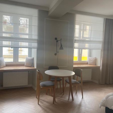 Mey Appartment On Rynok Square Liov Exterior foto